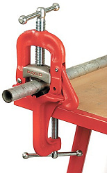 Верстачные откидные тиски для труб Ridgid 39 со струбциной