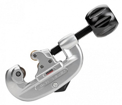 Труборез Ridgid 15 для труб с винтовой подачей Труборез Ridgid 15 для труб с винтовой подачей